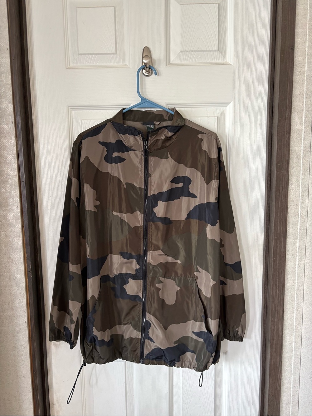 wild fable Men's Camouflage Zip-Up Windbreaker in Olive and Tan
